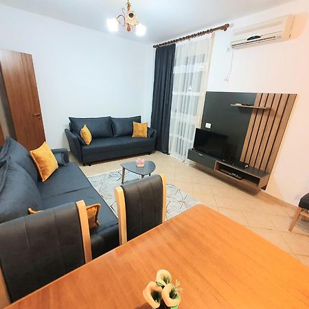 Apartment Me Qera Lungomare Vlore Medem1 المظهر الخارجي الصورة